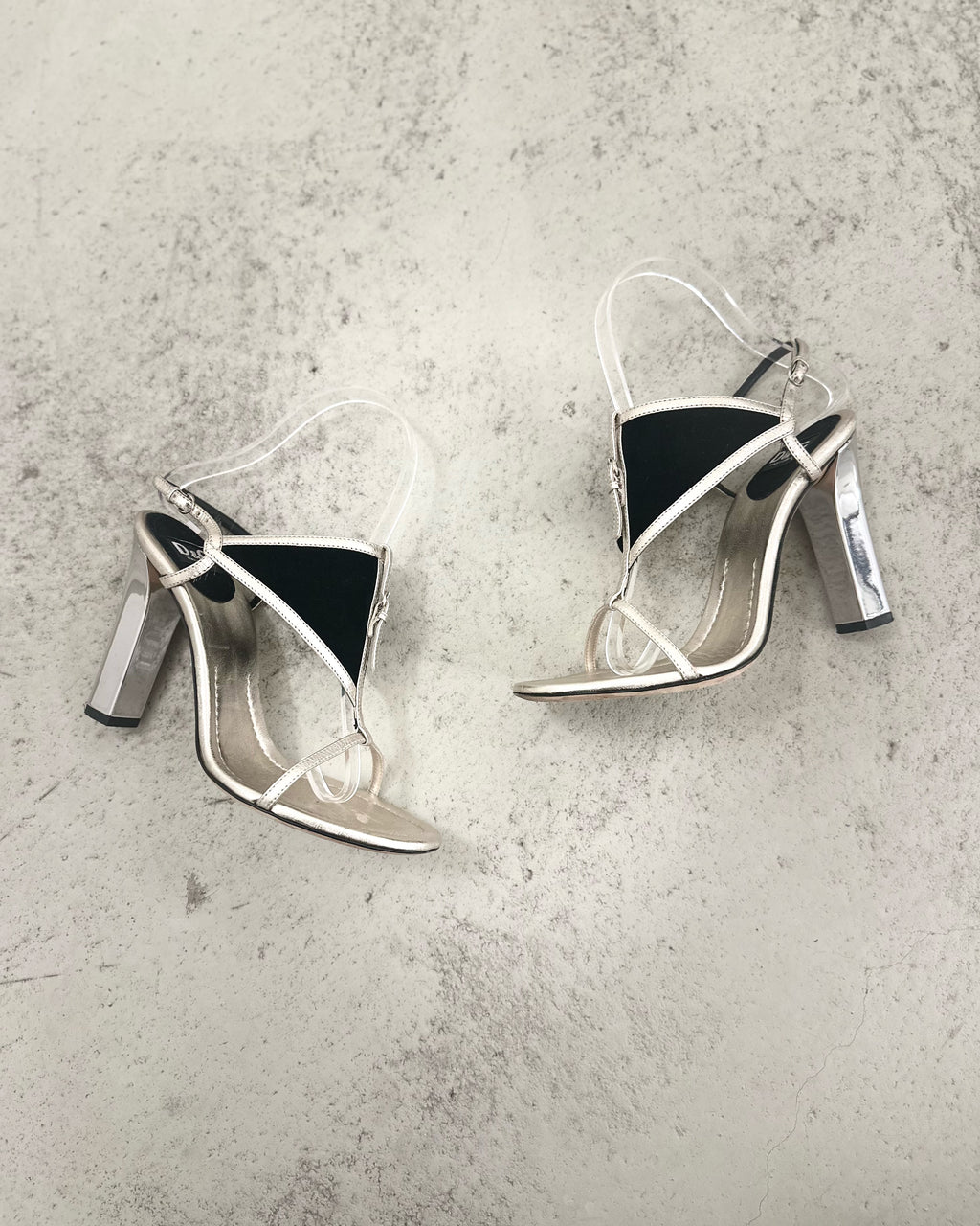 2000s Dolce & Gabbana T-Strap Sandals - EU36
