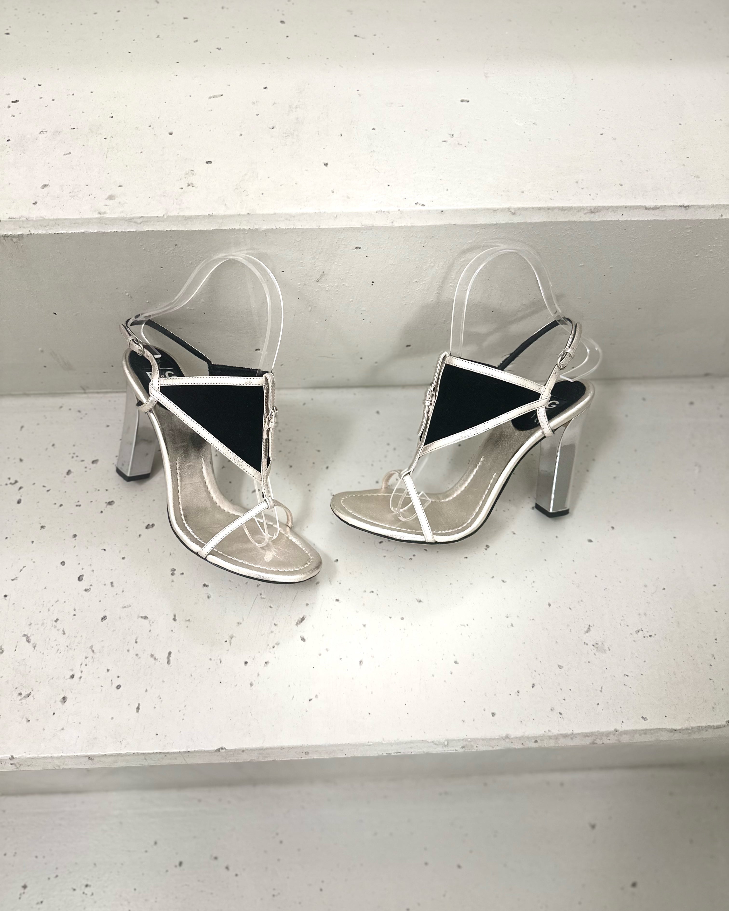2000s Dolce & Gabbana T-Strap Sandals - EU36