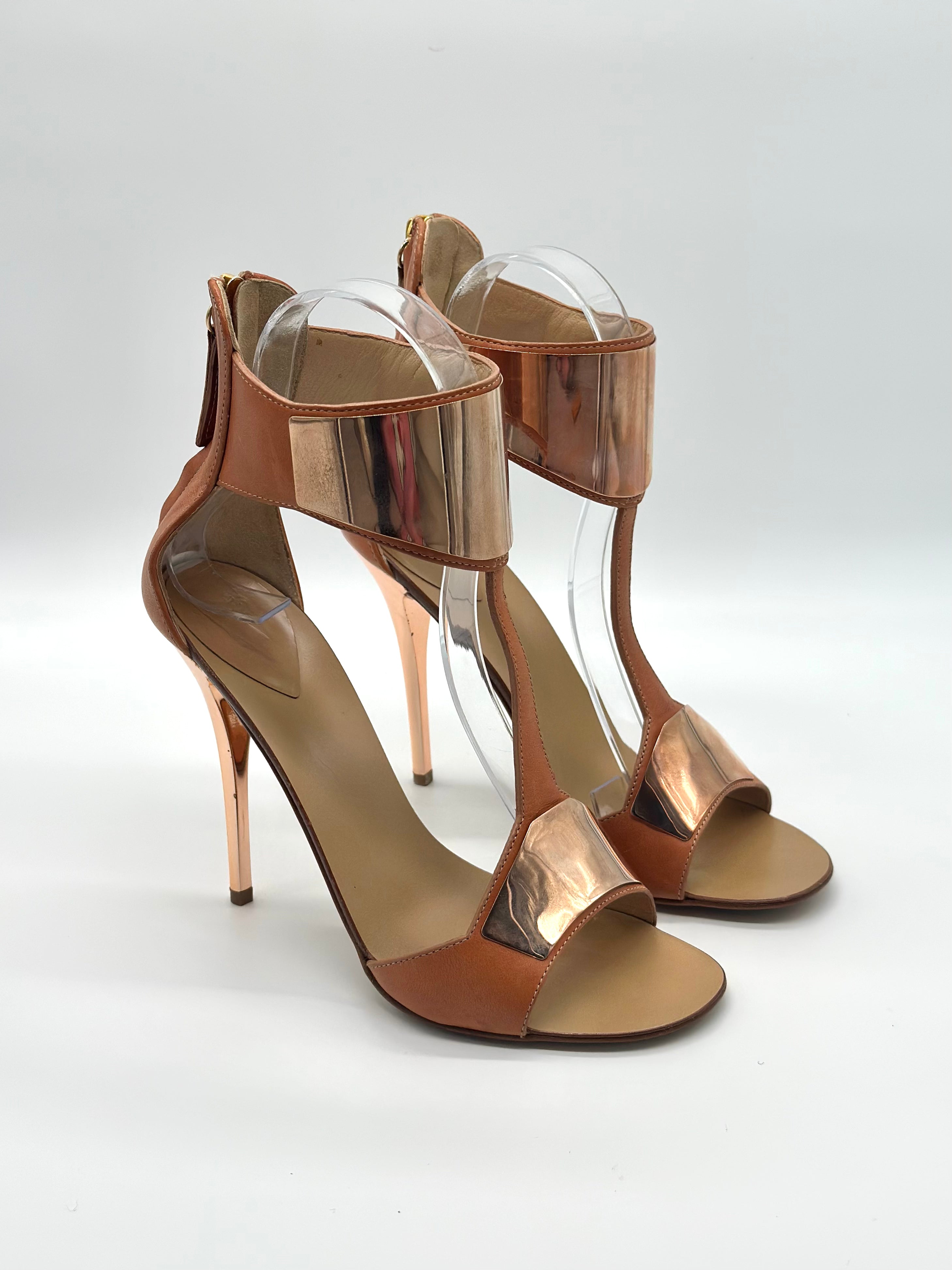 Giuseppe Zanotti Tan Leather T Strap Sandals - EU36