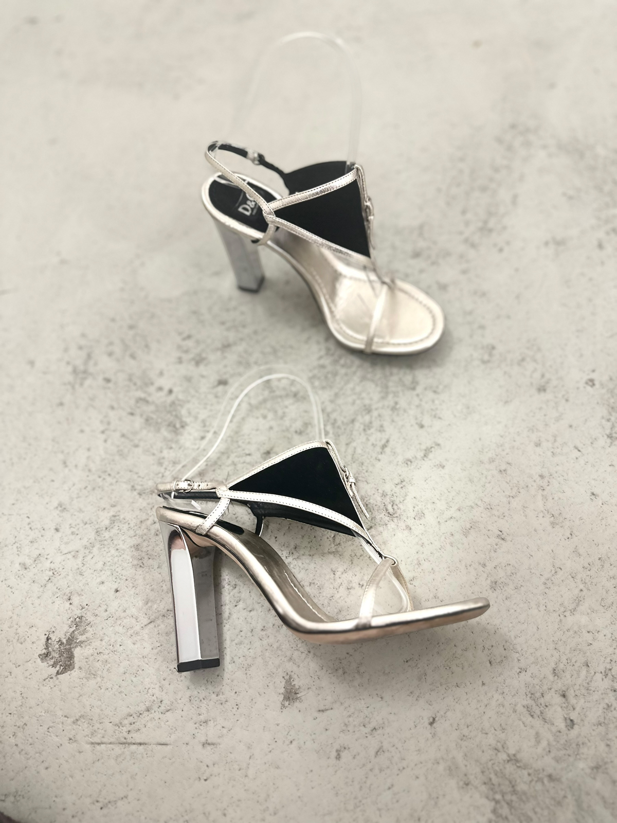 2000s Dolce & Gabbana T-Strap Sandals - EU36