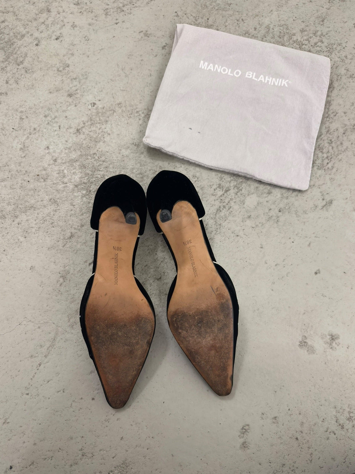 Manolo Blahnik Embroidered Velvet D’Orsay Pumps - EU38,5