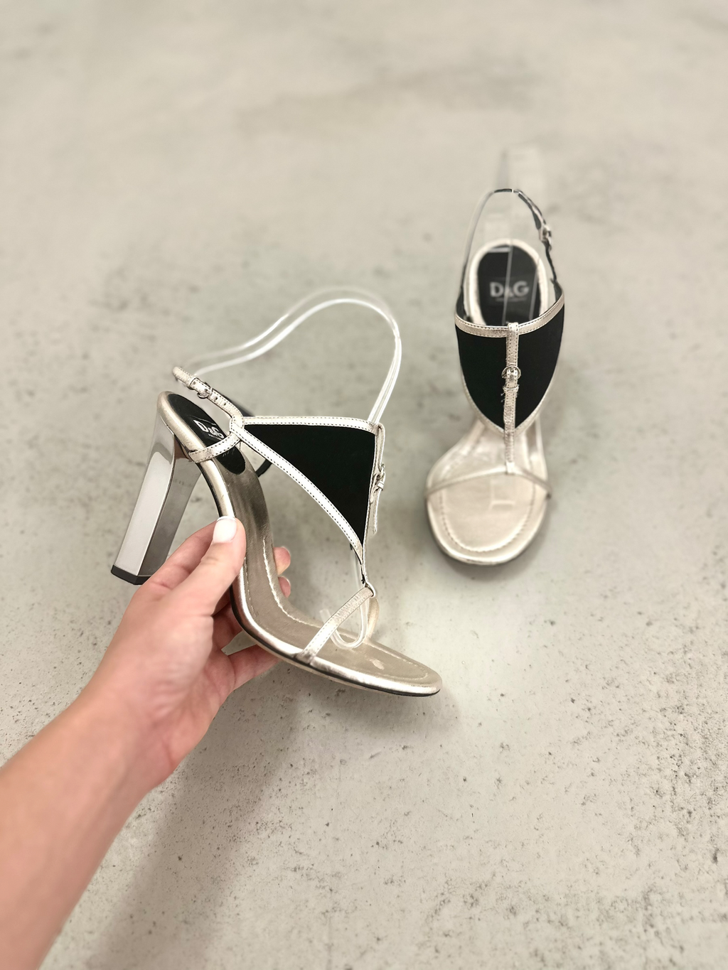 2000s Dolce & Gabbana T-Strap Sandals - EU36